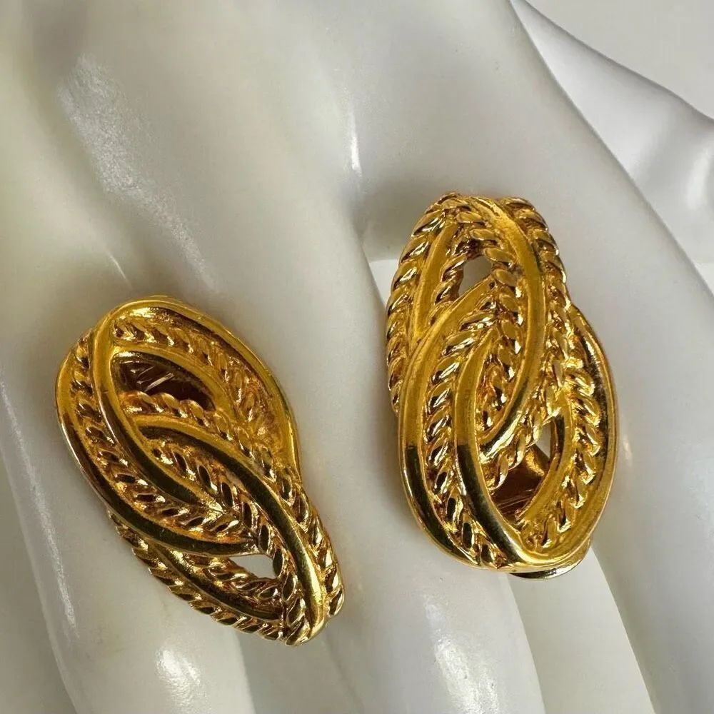 vintage Monet gold tone double looped oval clip on earrings